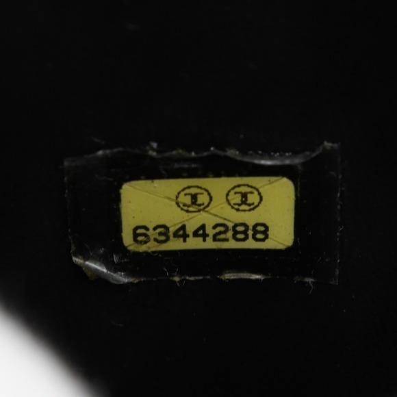 CHANEL Black Caviar Leather Pouch - Picture 10 of 10